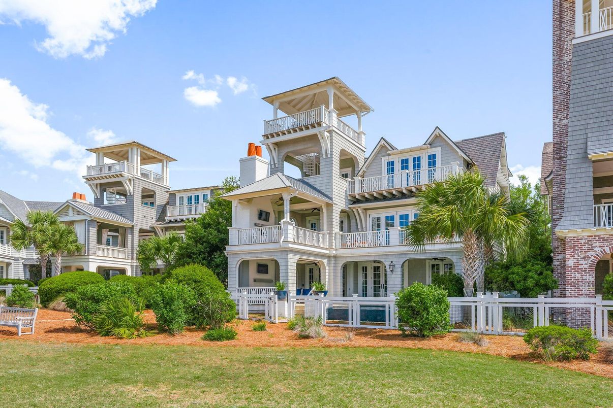 Backyard, Exterior, Facade, Queen Anne Victorian