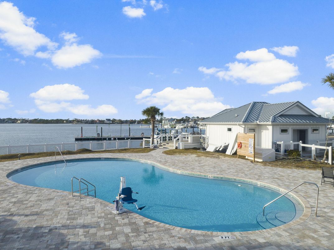 Exterior, Pool, Water
