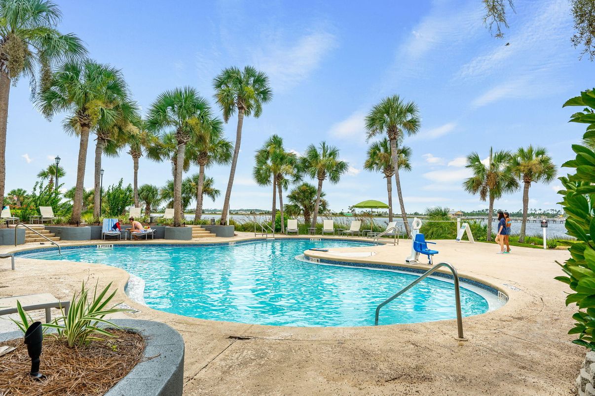 Exterior, Pool, Water