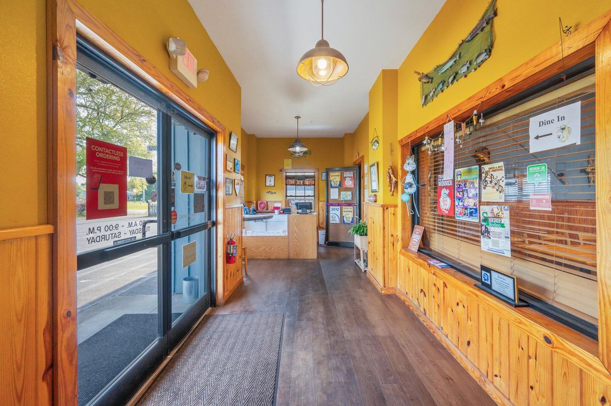 Interior, Pendant Lights, Wood Texture Flooring