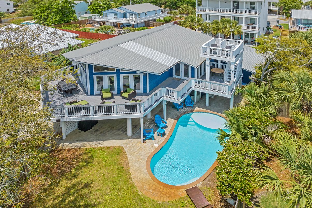 Exterior, Drone