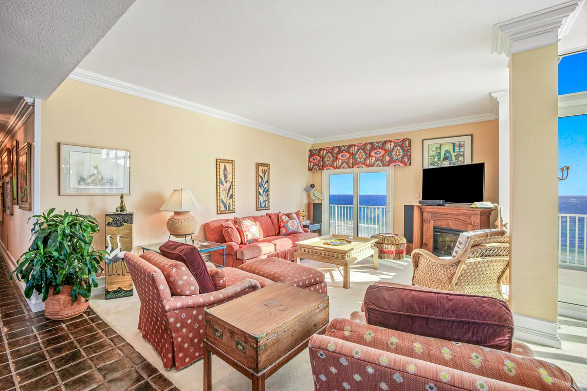 Fireplace, Interior, Living room, Water