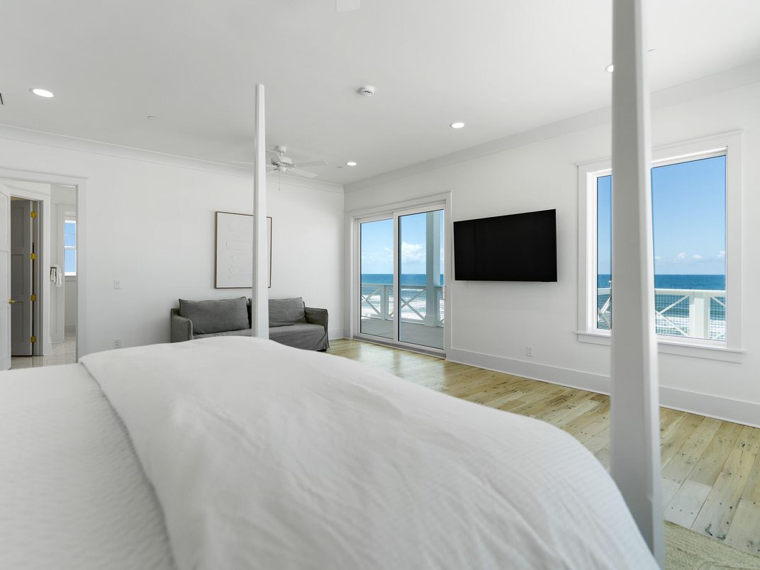 Bedroom, Interior, Recessed Lighting, Water, Wood Texture Flooring