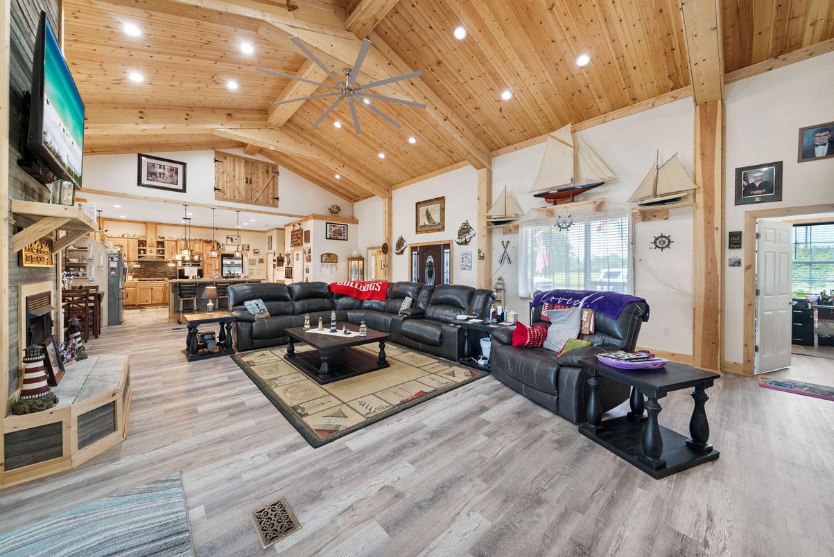 Interior, Kitchen, Living room, Pendant Lights, Recessed Lighting, Wooden Beams, Wooden Ceilings, Wood Texture Flooring