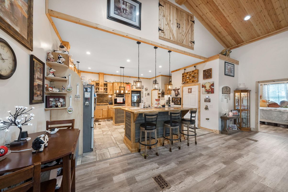 Dining room, Interior, Kitchen, Pendant Lights, Recessed Lighting, Wooden Ceilings, Wood Texture Flooring