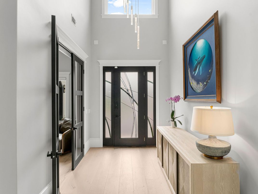 Interior, Pendant Lights, Wood Texture Flooring