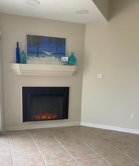 Fireplace, Interior, Recessed Lighting