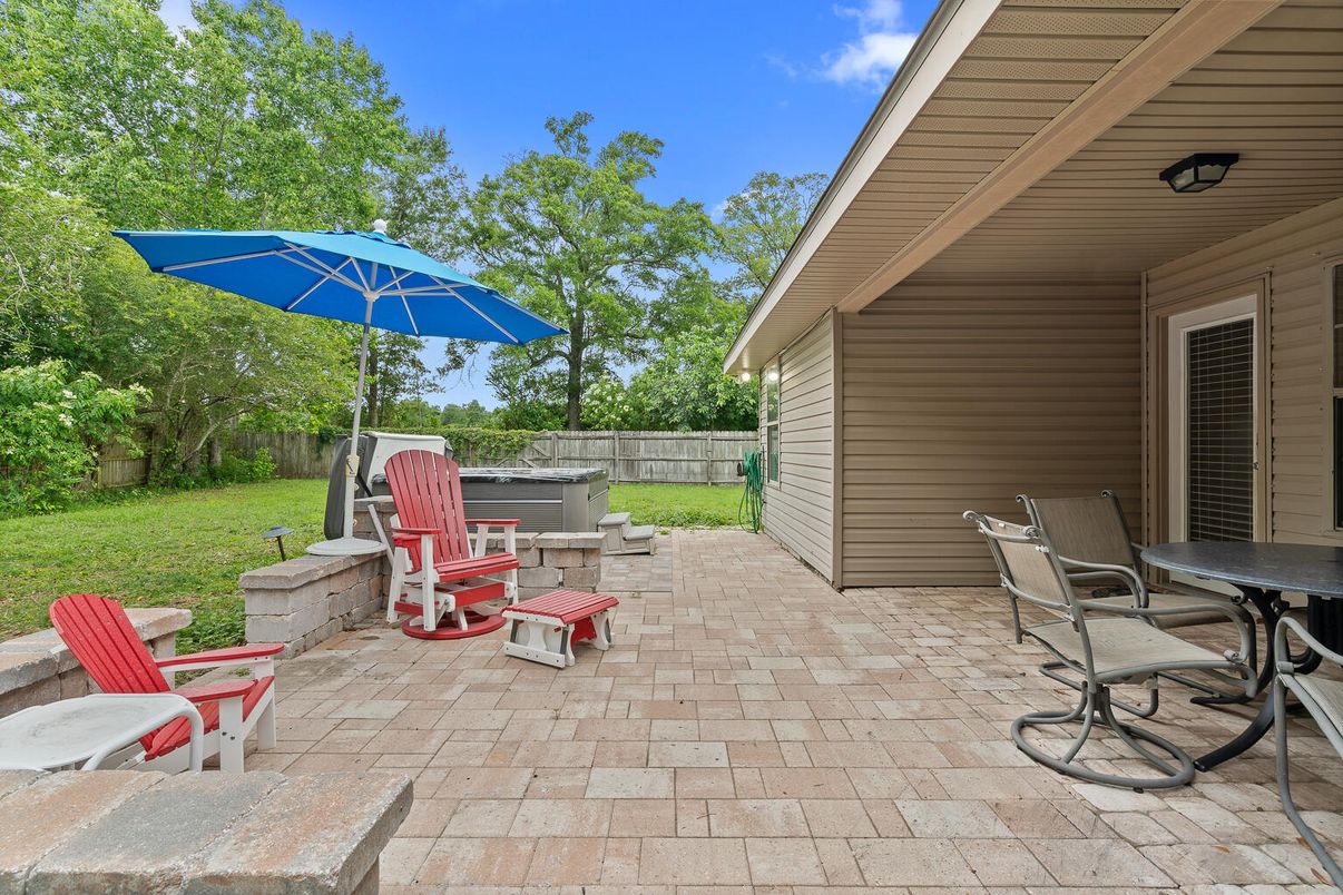 Backyard, Exterior