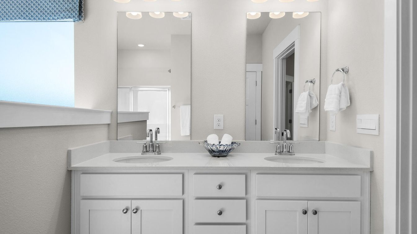 Bathroom, Dual Sink Vanities, Interior