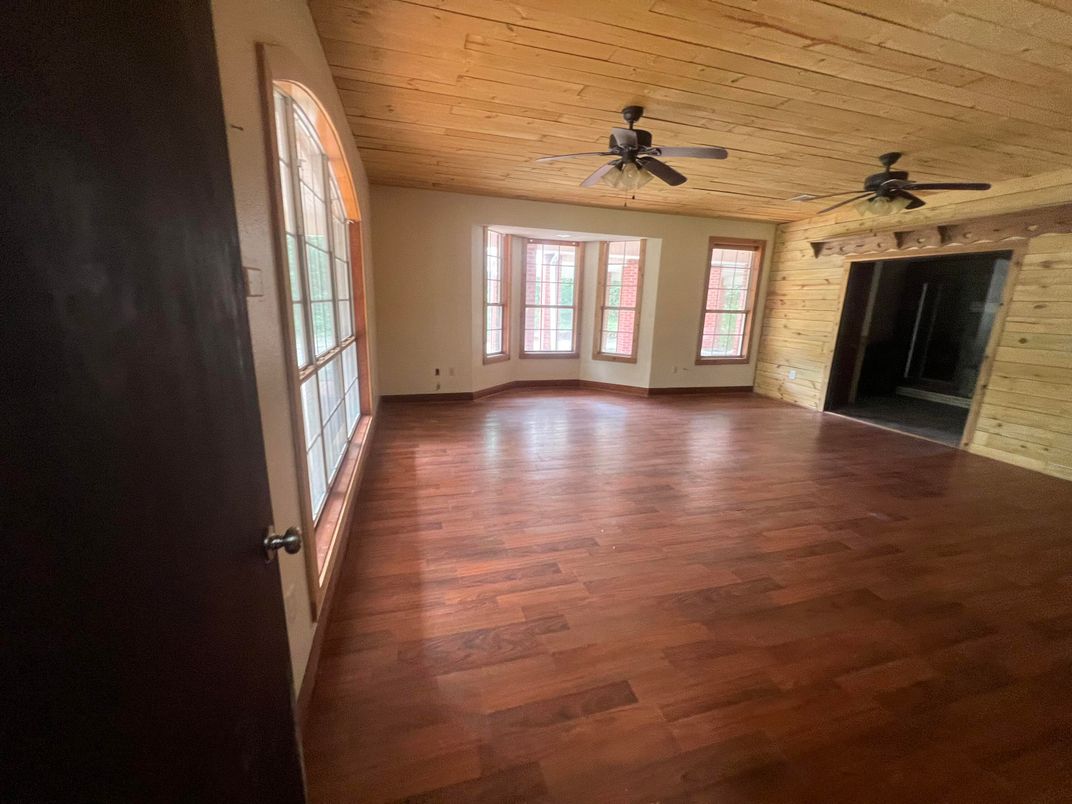 Empty room, Interior, Wooden Ceilings, Wood Texture Flooring