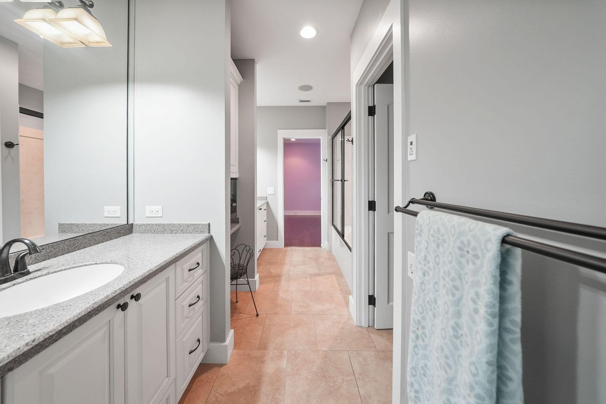 Bathroom, Interior, Recessed Lighting