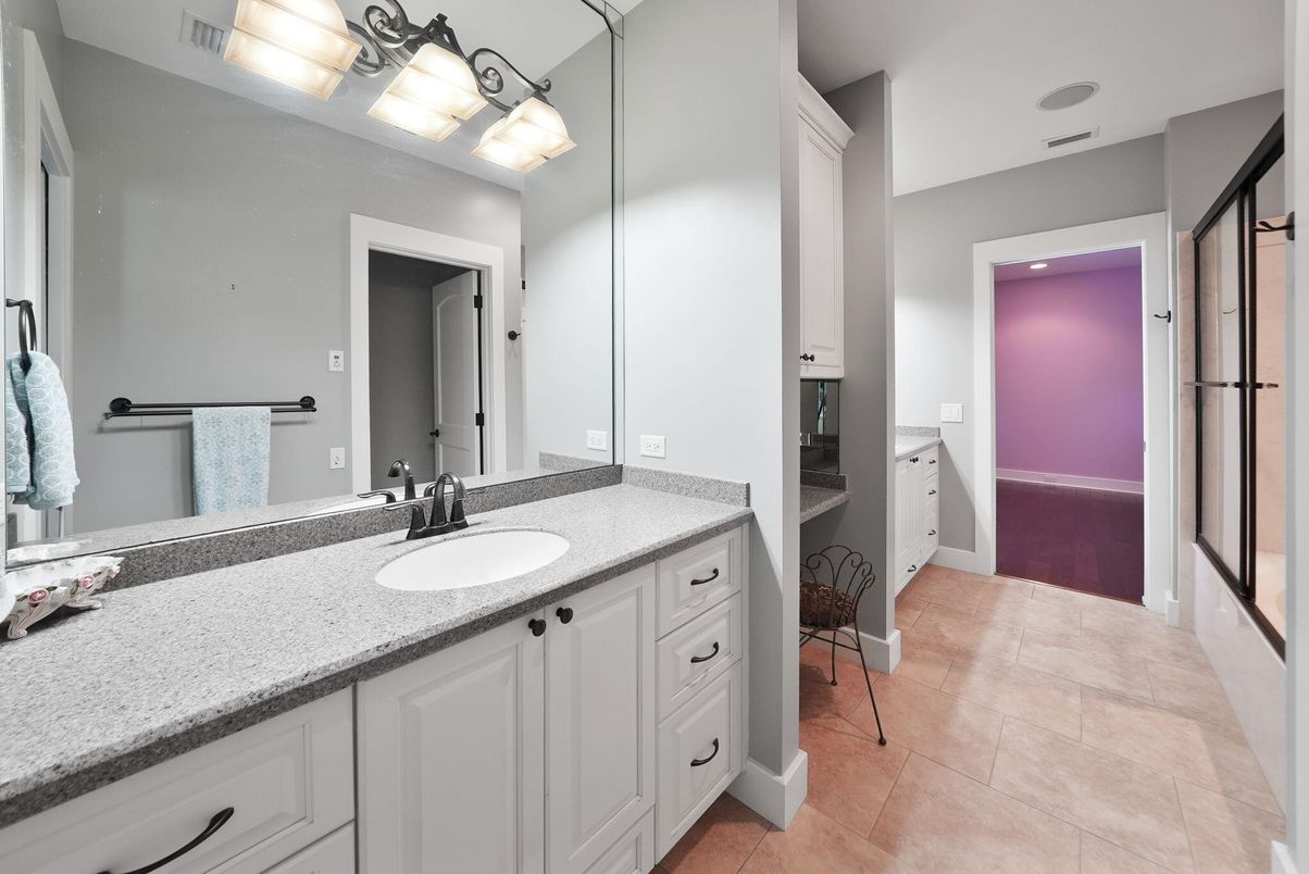 Bathroom, Dual Sink Vanities, Interior, Recessed Lighting