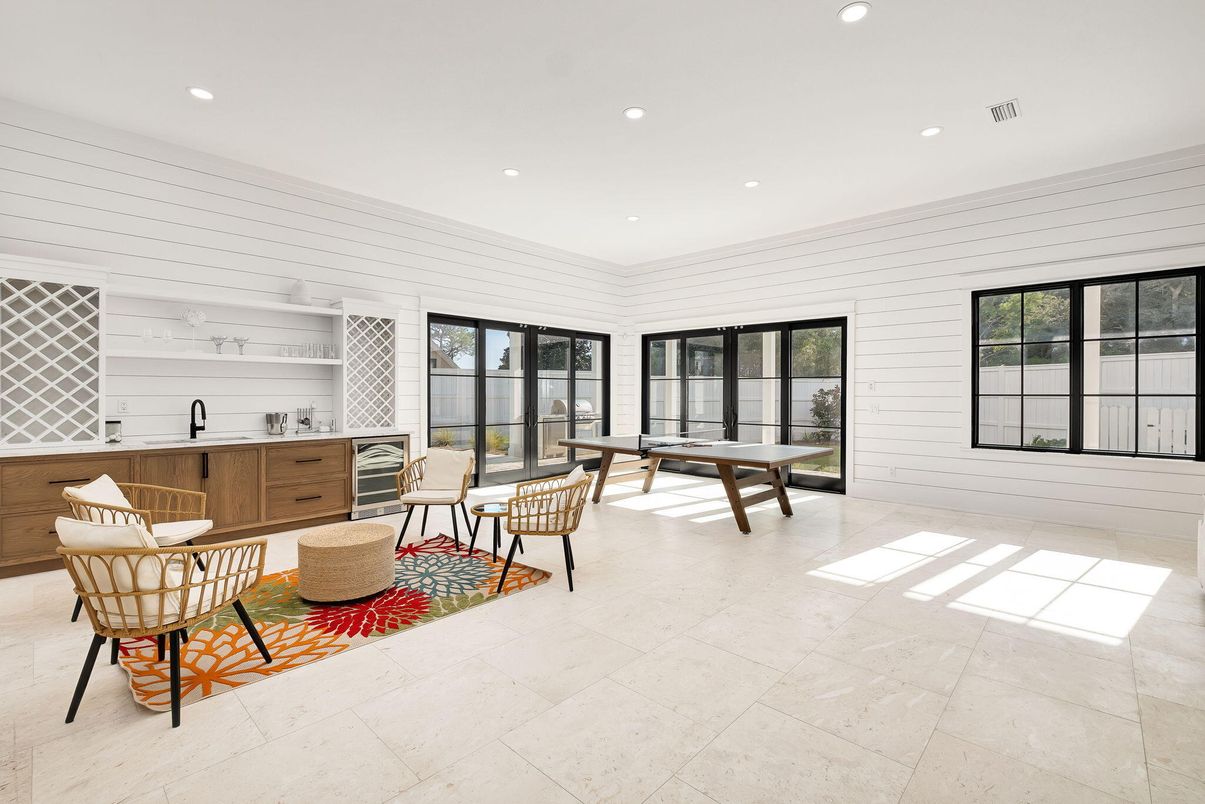 Game Room, Interior, Recessed Lighting