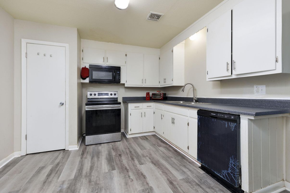 Interior, Kitchen, Stainless Steel Appliances, Wood Texture Flooring