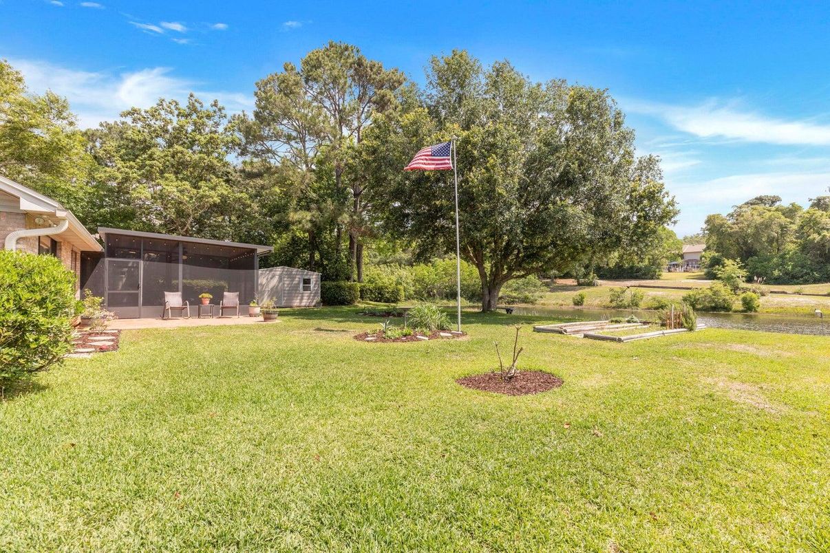 Backyard, Exterior