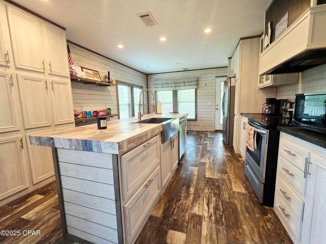 Interior, Kitchen, Recessed Lighting, Wood Texture Flooring