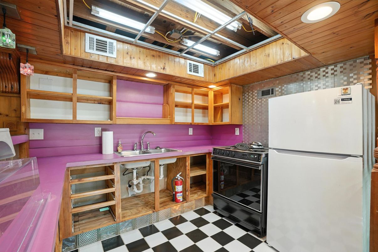 Interior, Kitchen, Recessed Lighting, Wooden Ceilings, Wooden Walls