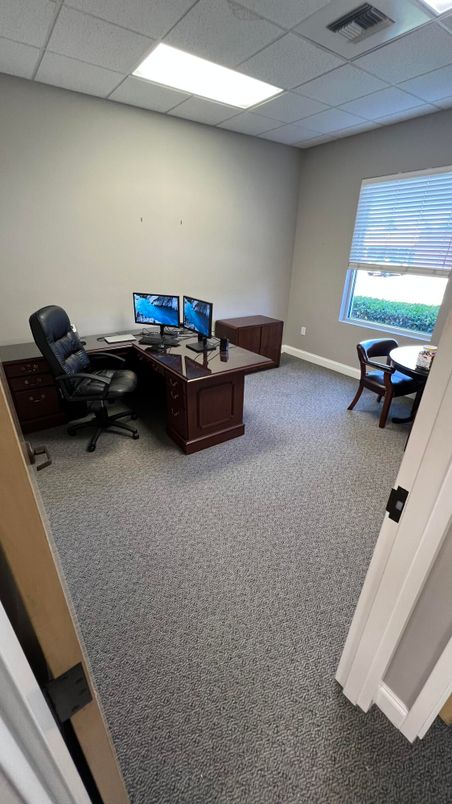 Home Office, Interior