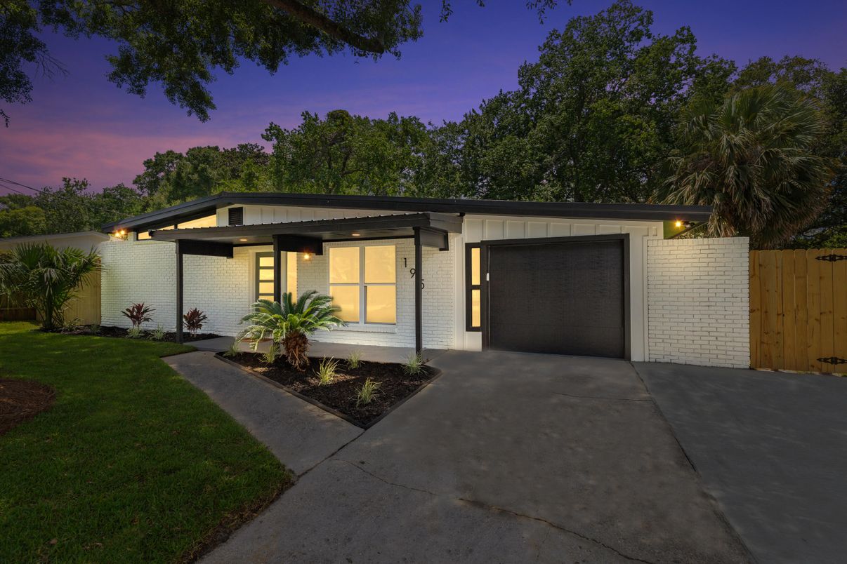 Attached, Exterior, Facade, Brick Facade, Ranch