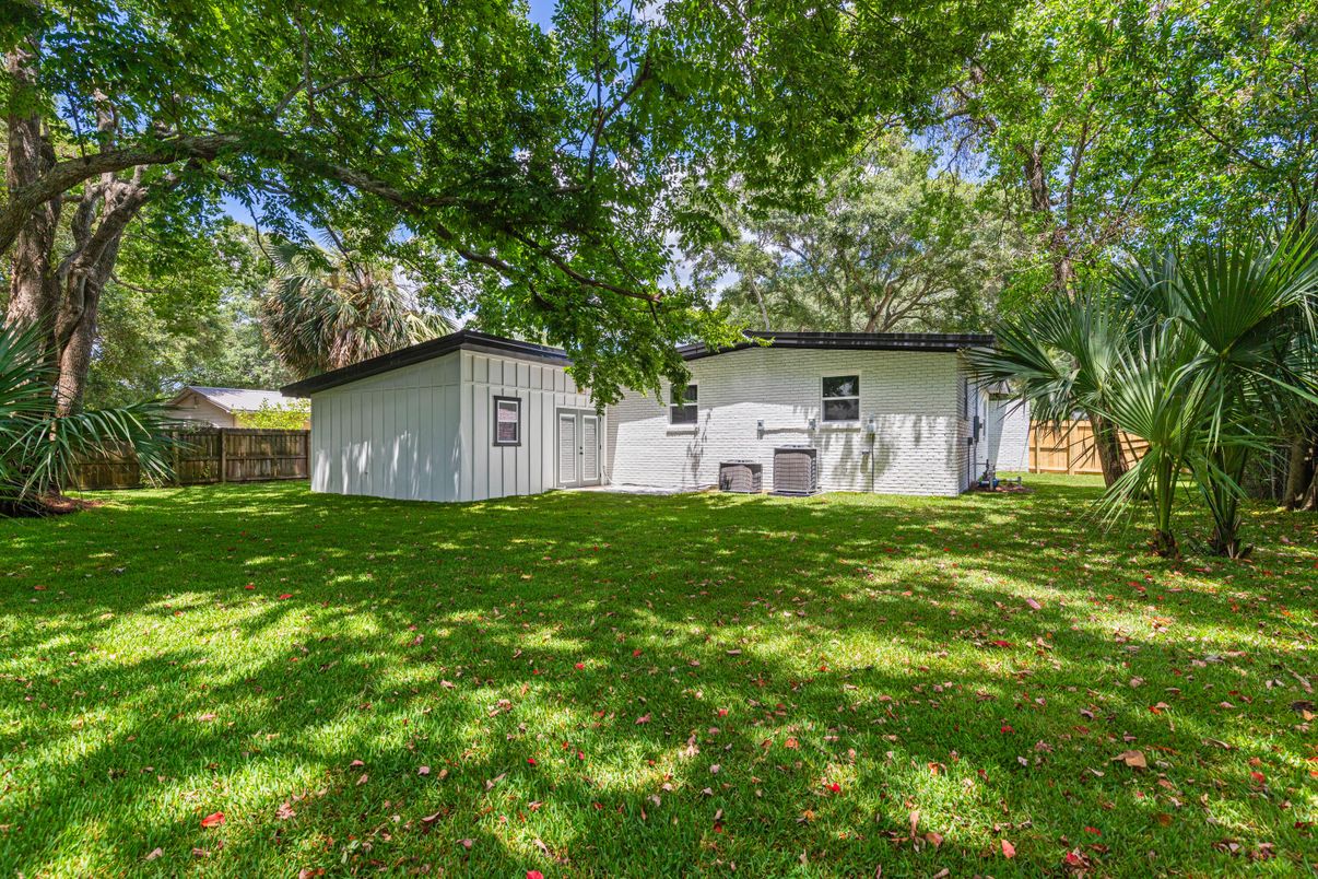 Backyard, Exterior
