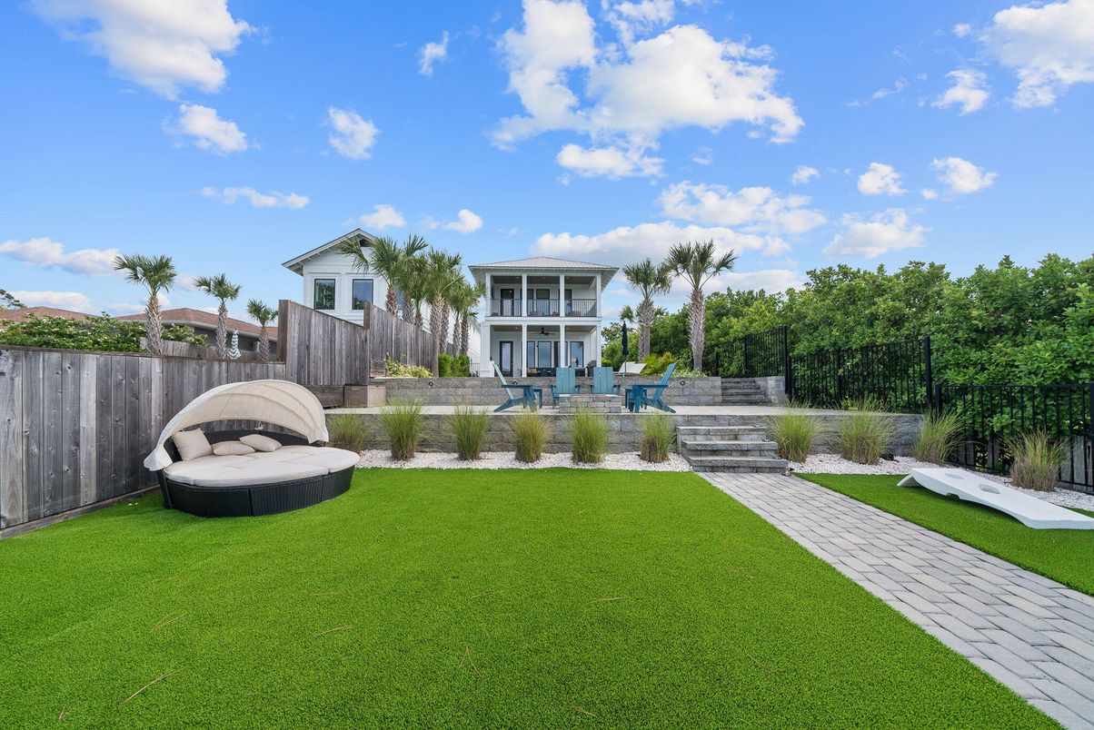 Backyard, Exterior