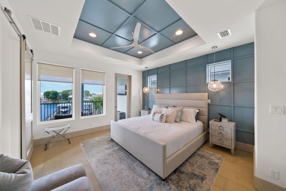 Bedroom, Interior, Recessed Lighting, Water