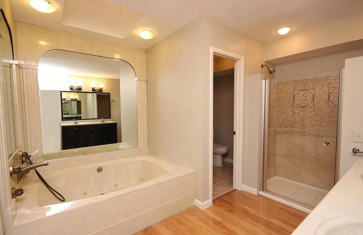 Bathroom, Interior, Recessed Lighting, Wood Texture Flooring