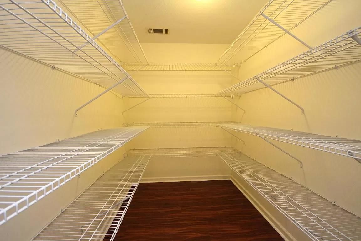 Interior, Walk-in Closets, Wood Texture Flooring
