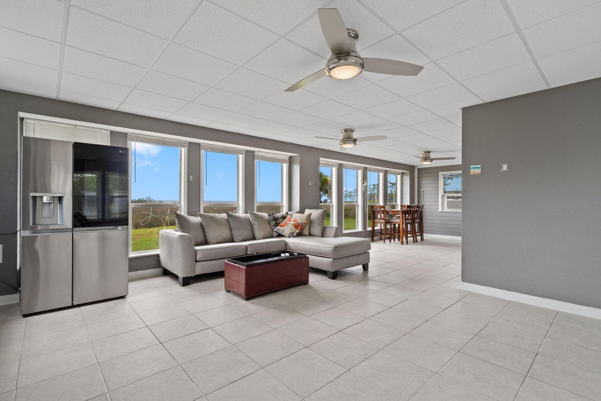 Dining room, Interior, Living room, Water