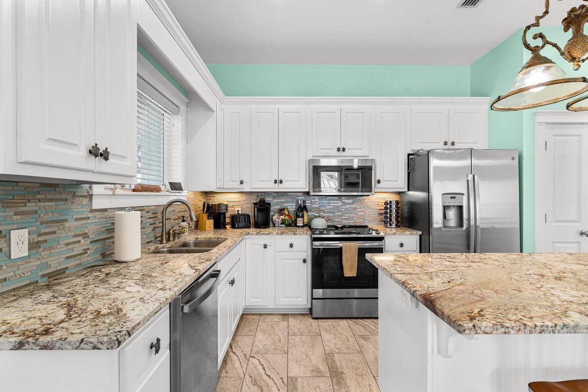 Interior, Kitchen, Pendant Lights, Stainless Steel Appliances