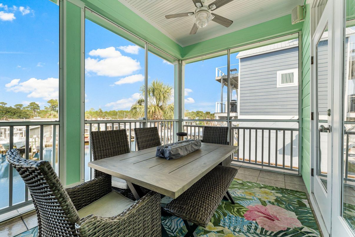 Interior, Sun Room, Water