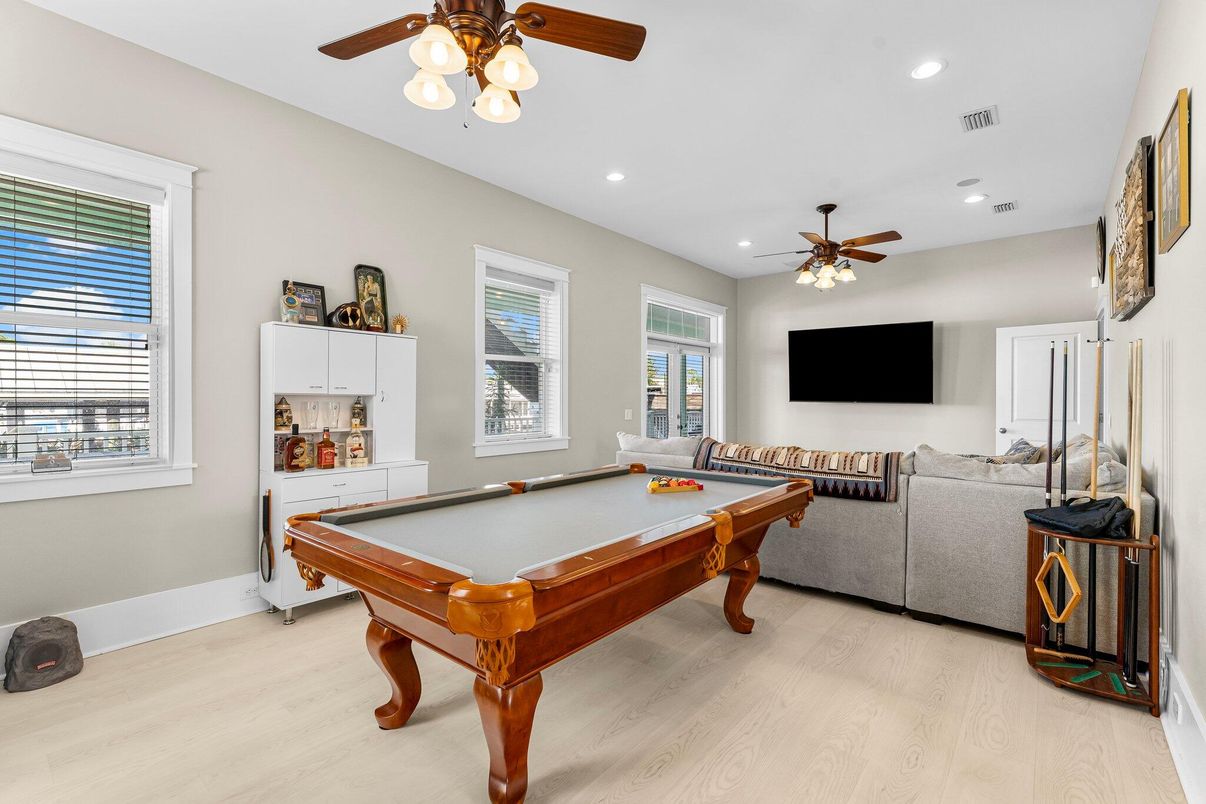 Billiard Table, Game Room, Interior, Living room, Recessed Lighting, Wood Texture Flooring