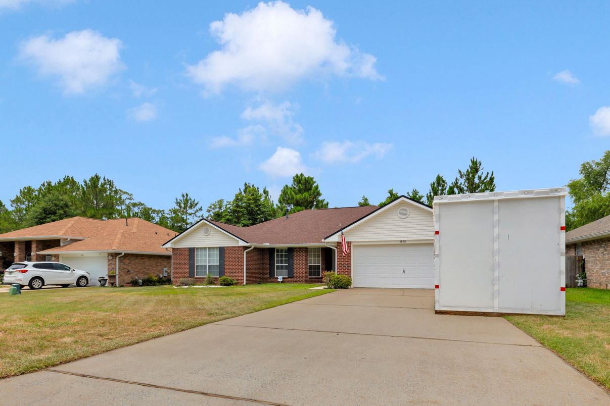 Attached, Exterior, Facade, Brick Facade, Ranch