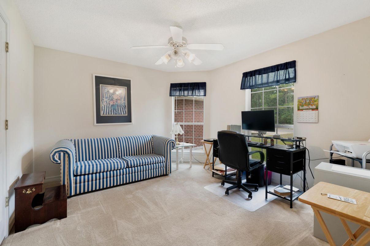 Home Office, Interior