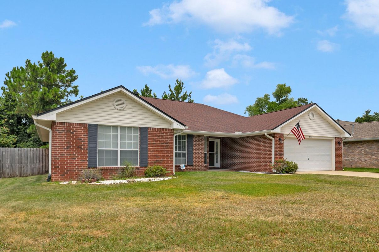 Attached, Exterior, Facade, Brick Facade, Ranch