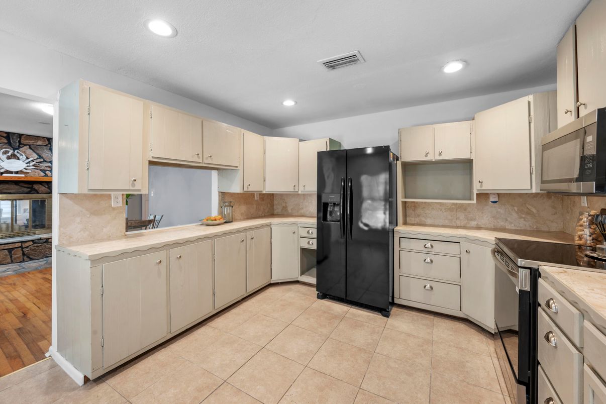Interior, Kitchen, Recessed Lighting, Wood Texture Flooring