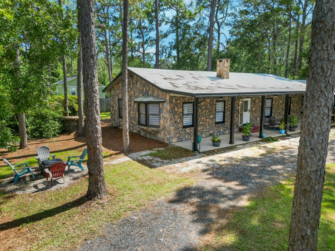 Backyard, Exterior, Outdoor Kitchen