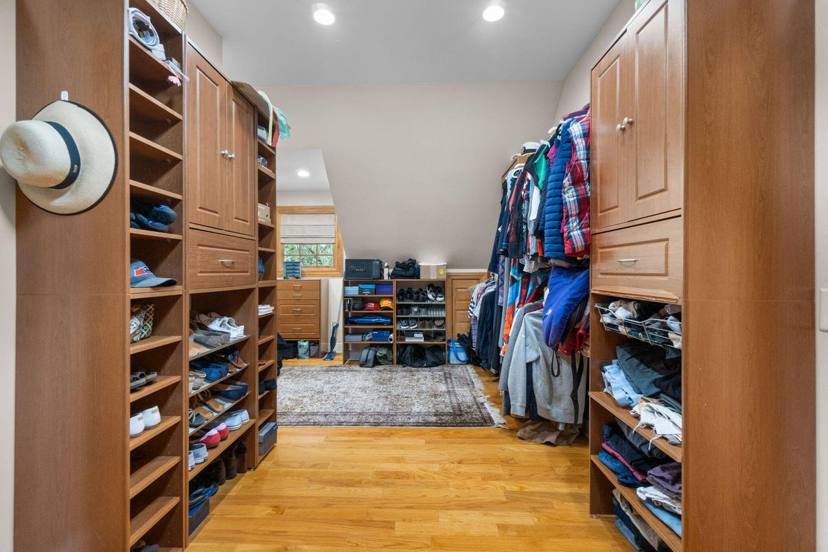 Interior, Recessed Lighting, Walk-in Closets, Wood Texture Flooring