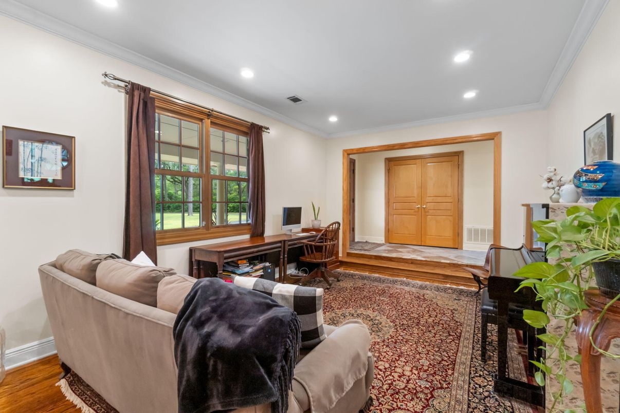 Home Office, Interior, Recessed Lighting, Wood Texture Flooring