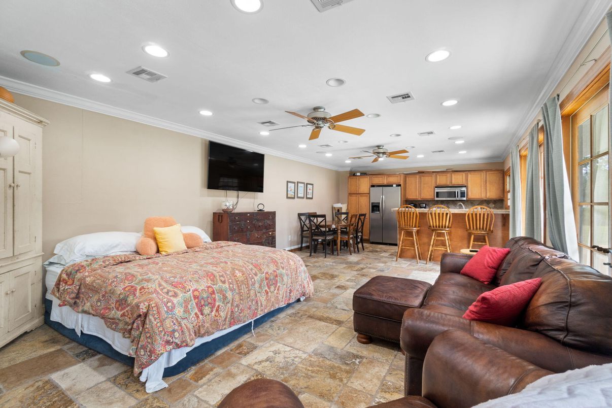 Bedroom, Dining room, Interior, Kitchen, Recessed Lighting