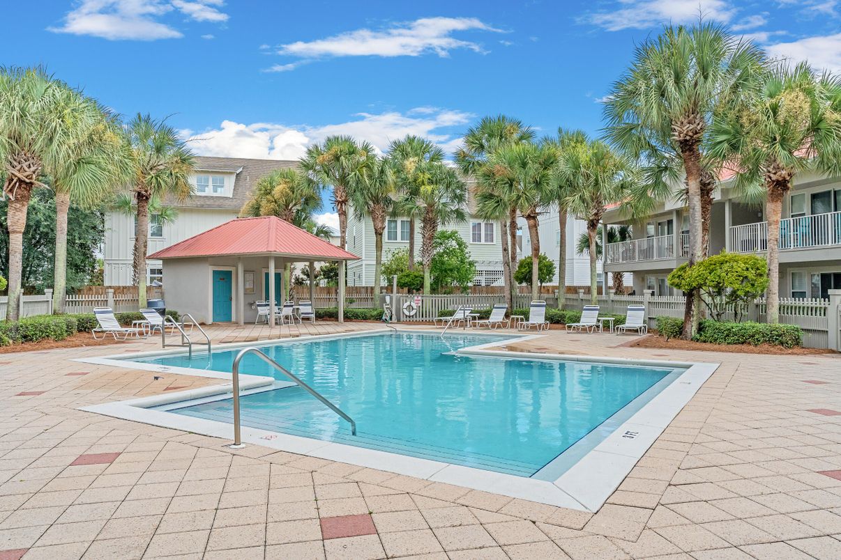 Exterior, Pool