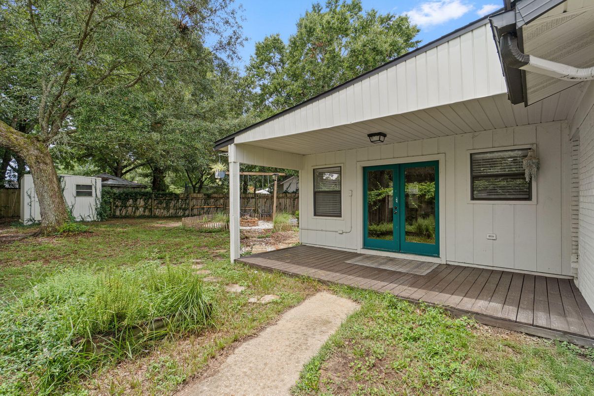 Backyard, Exterior
