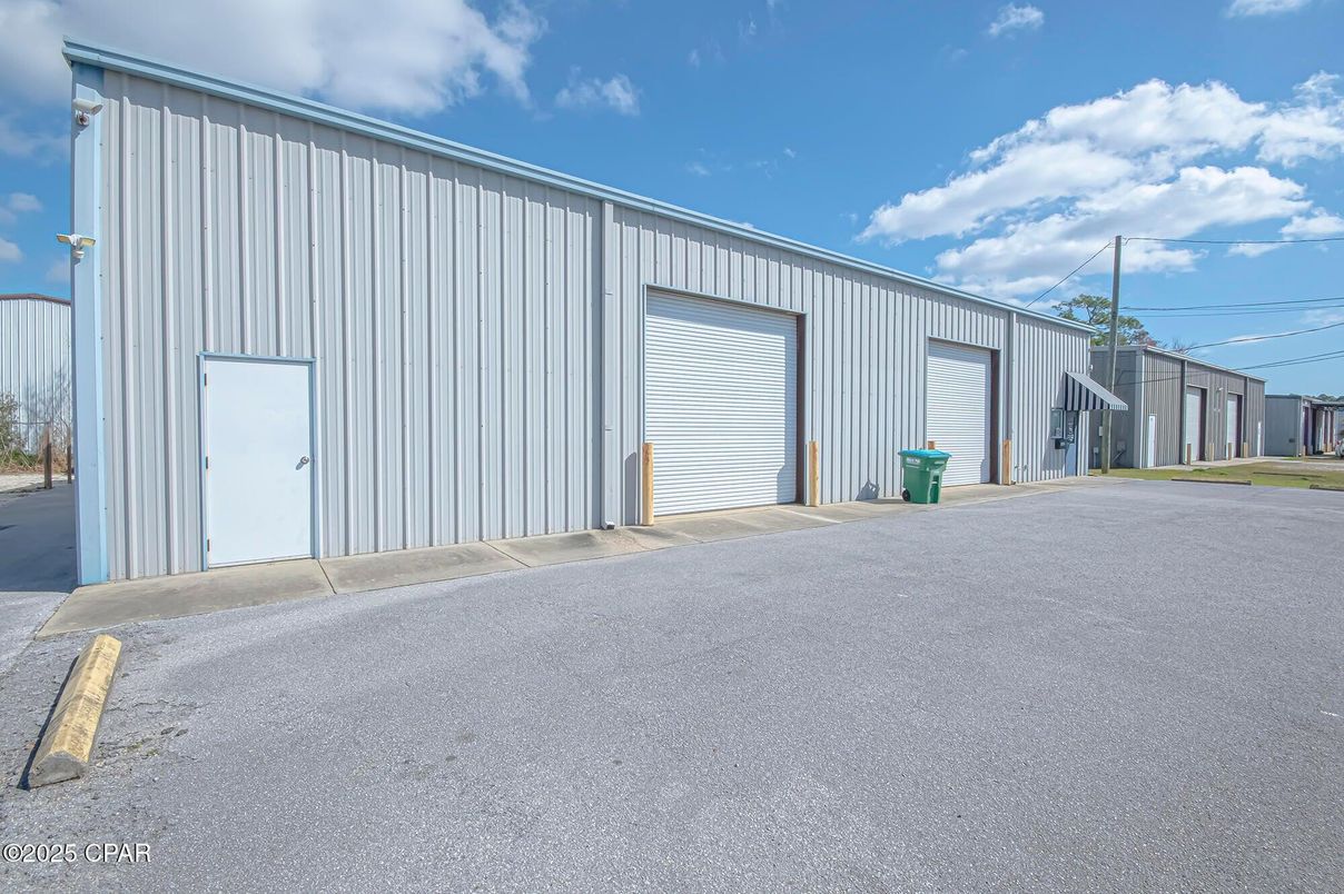 Detached Garage, Exterior