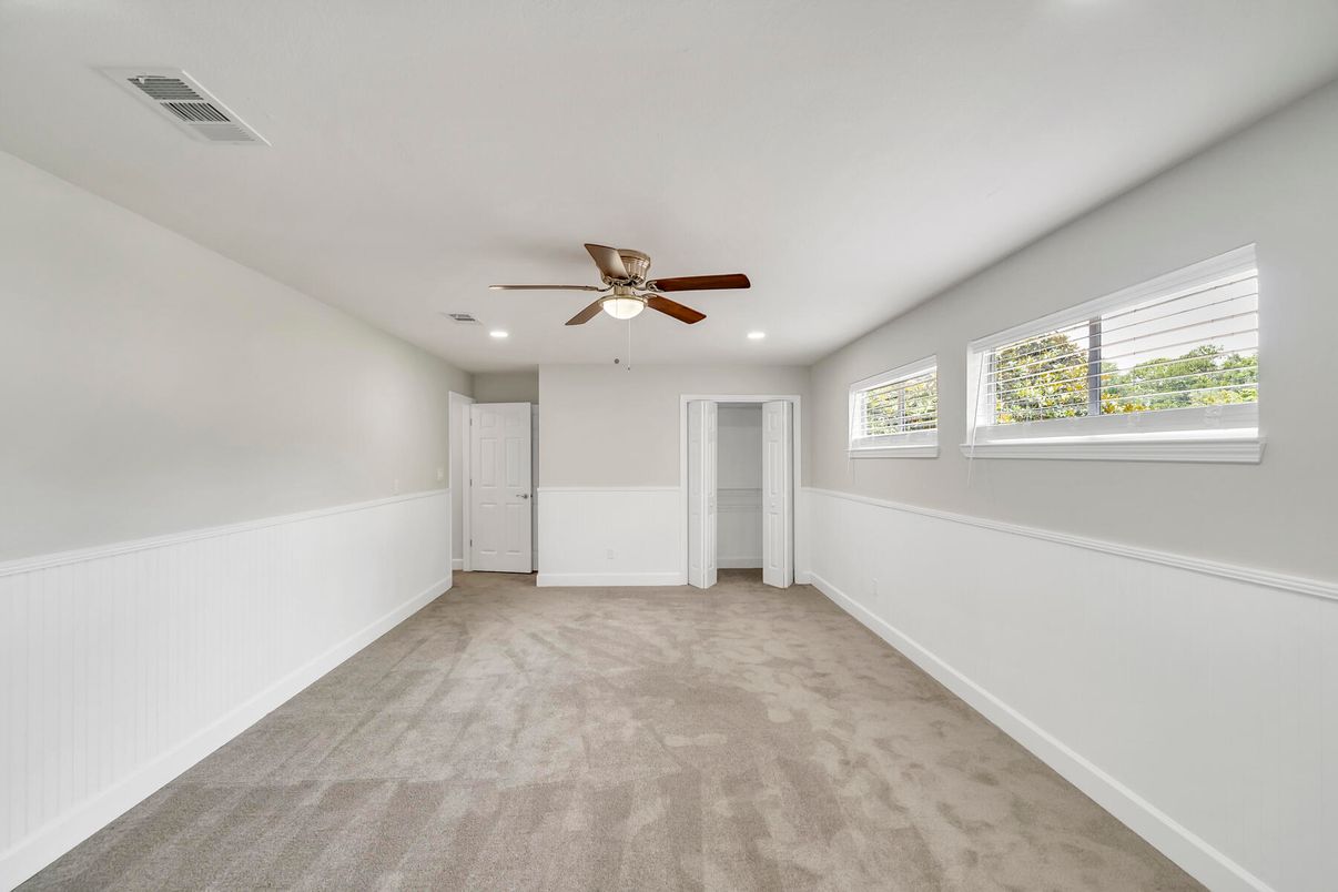 Empty room, Interior, Recessed Lighting