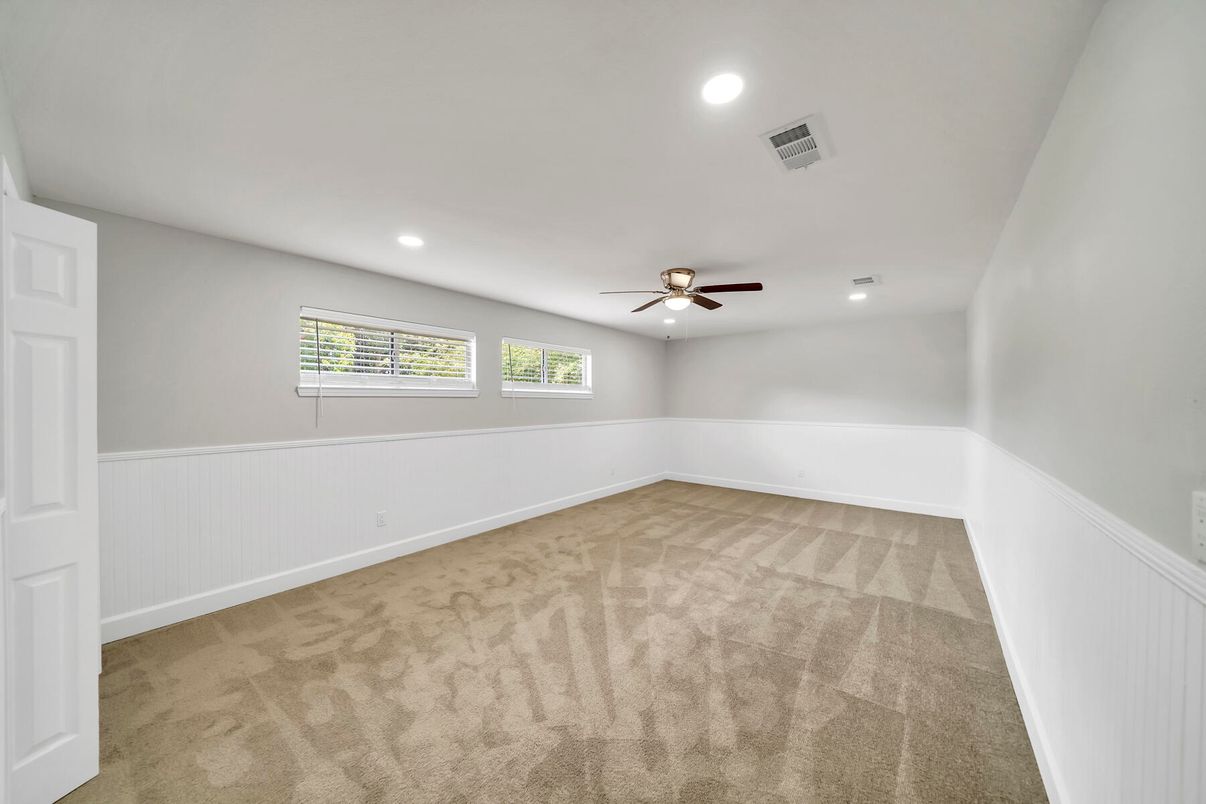 Empty room, Interior, Recessed Lighting