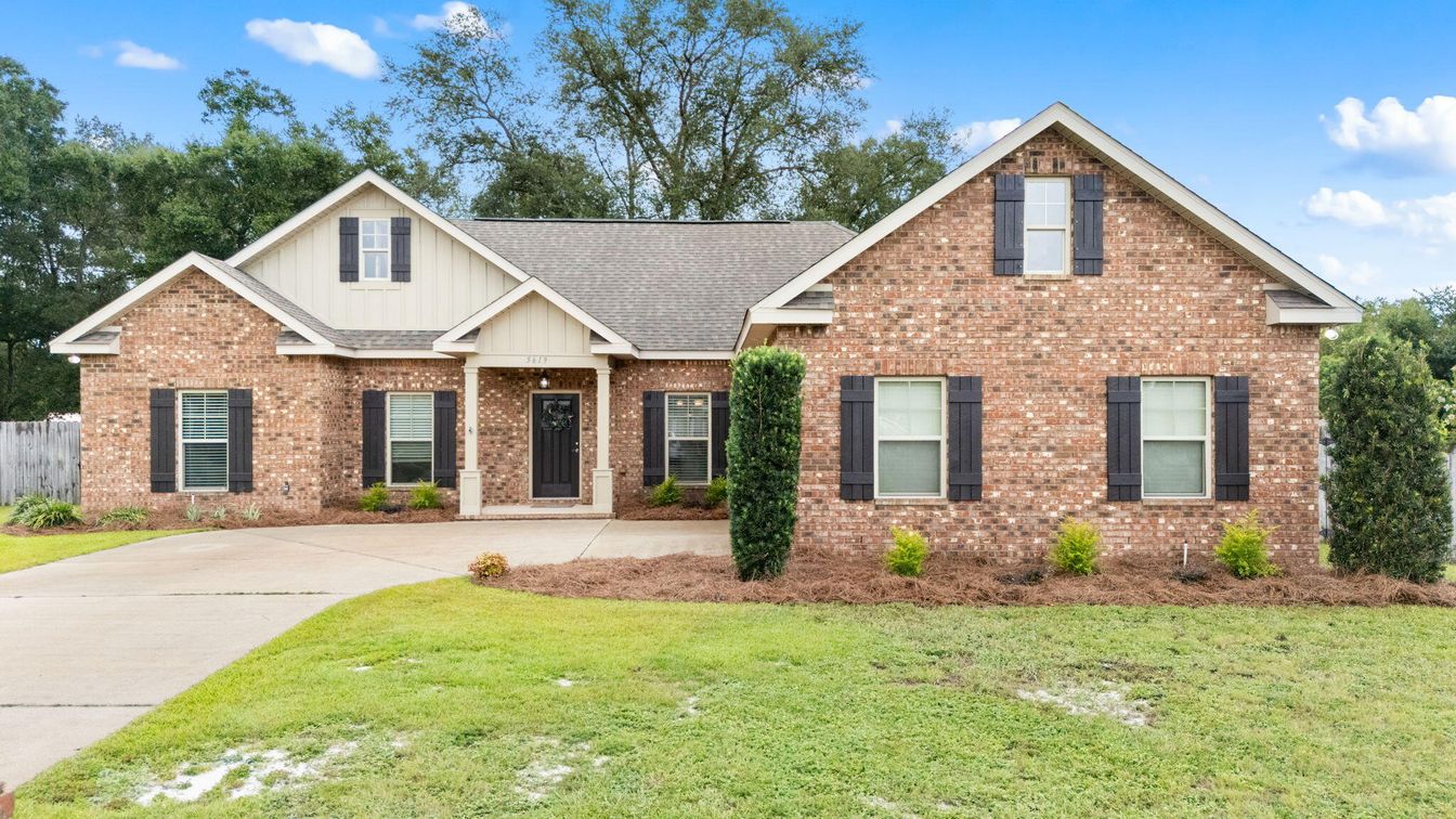 Exterior, Facade, Brick Facade, Brick Traditional