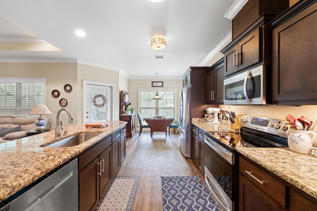 Dining room, Interior, Kitchen, Pendant Lights, Recessed Lighting, Wood Texture Flooring