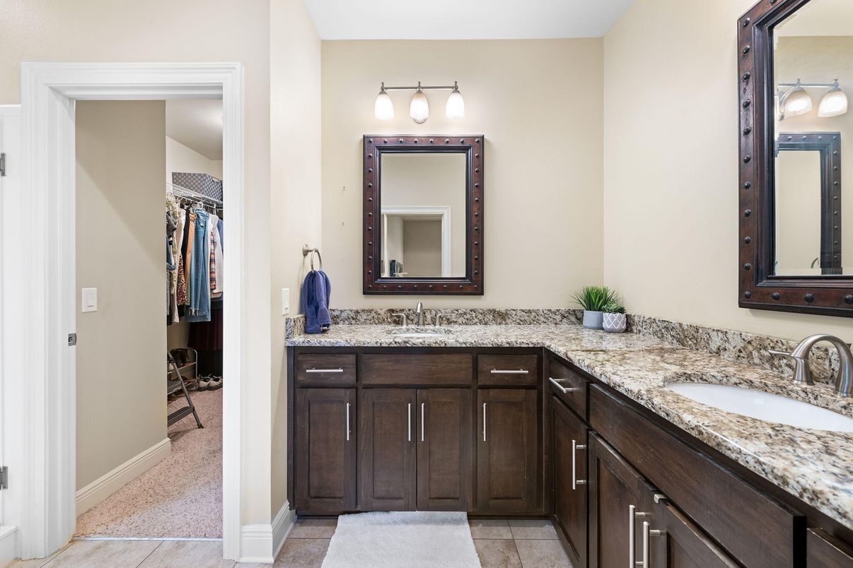 Bathroom, Dual Sink Vanities, Interior
