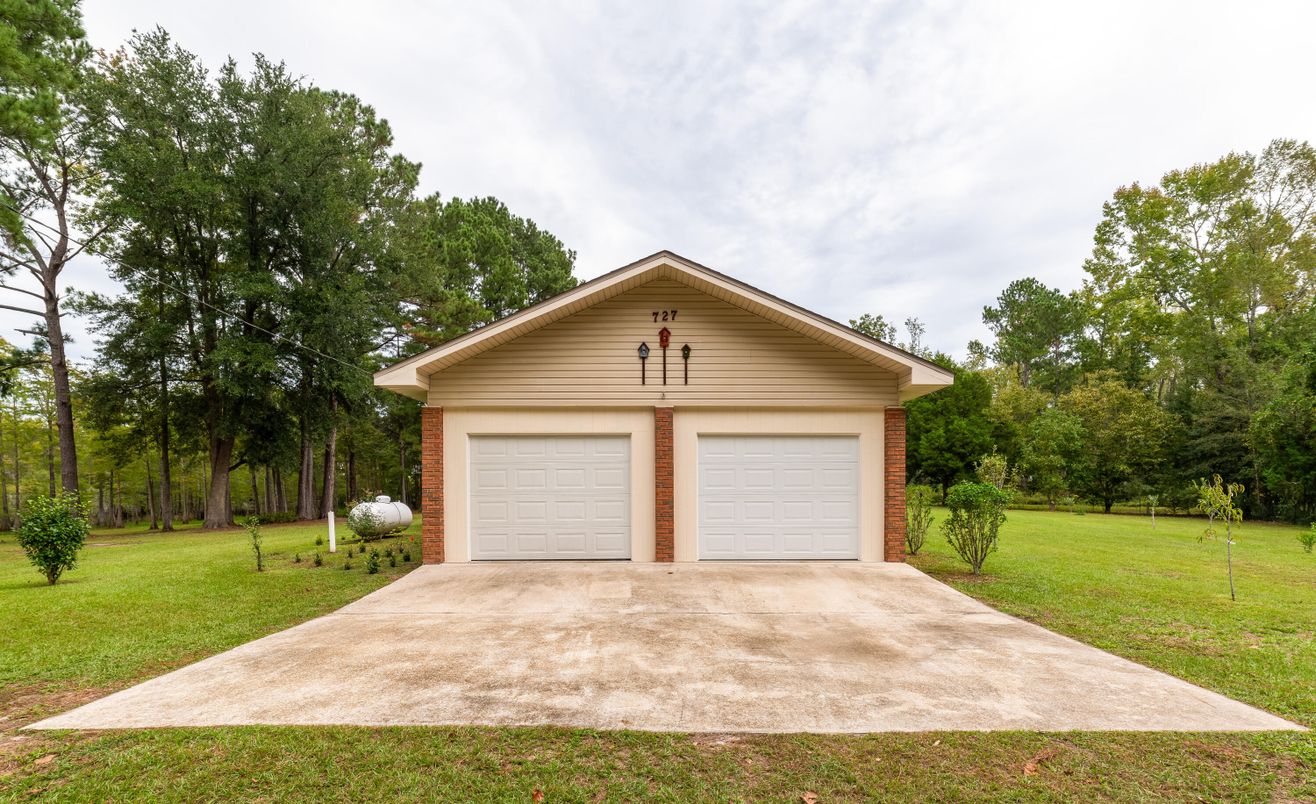 Backyard, Detached Garage, Exterior