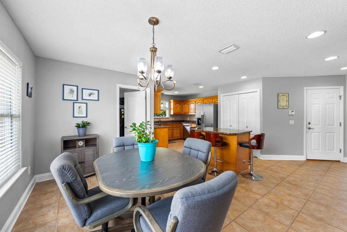 Chandelier, Dining room, Interior, Kitchen, Recessed Lighting
